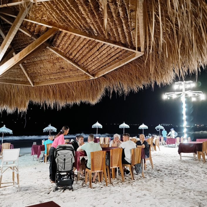 Family Restaurant - Sea Breeze Bangsal